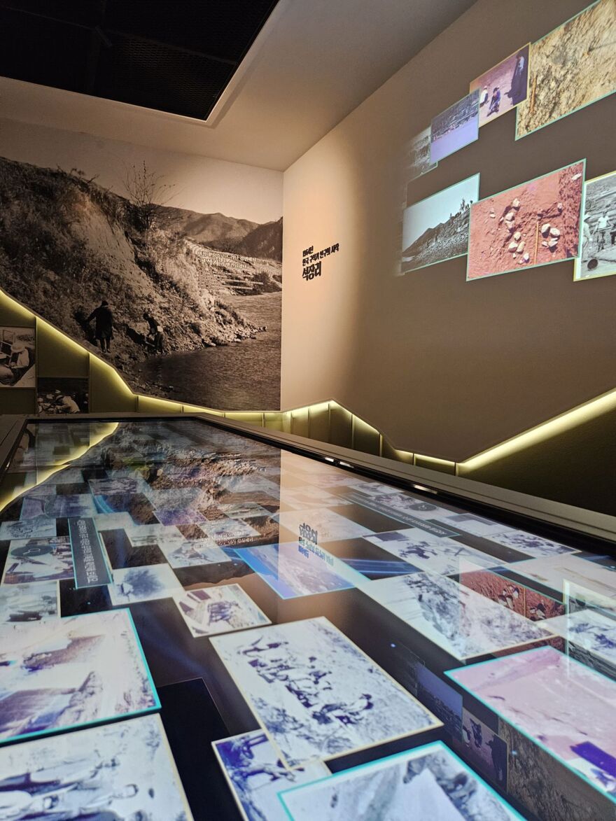 Digital display of historical images at the museum